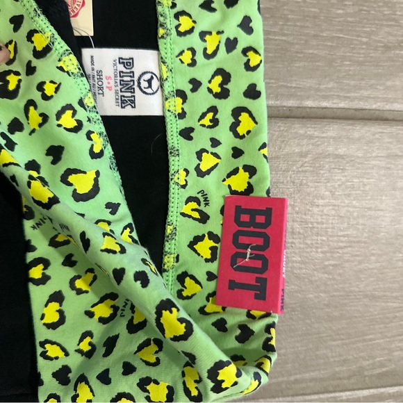 New! Victoria’s Secret Green/Yellow Animal Print Fold Over Boot Cut Leggings - Picture 4 of 6